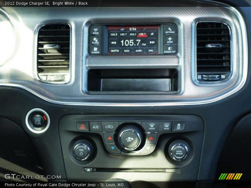 Bright White / Black 2012 Dodge Charger SE