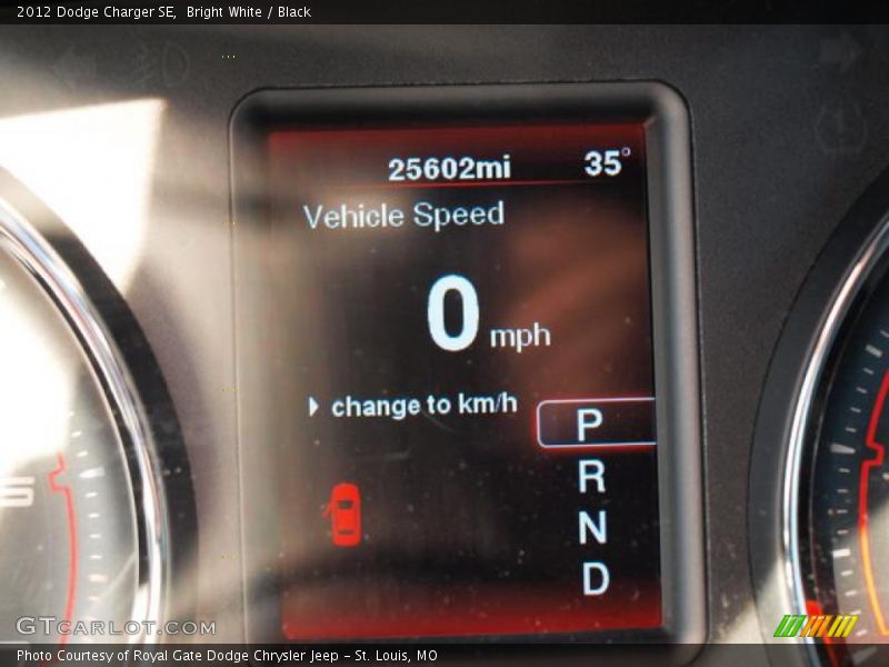 Bright White / Black 2012 Dodge Charger SE