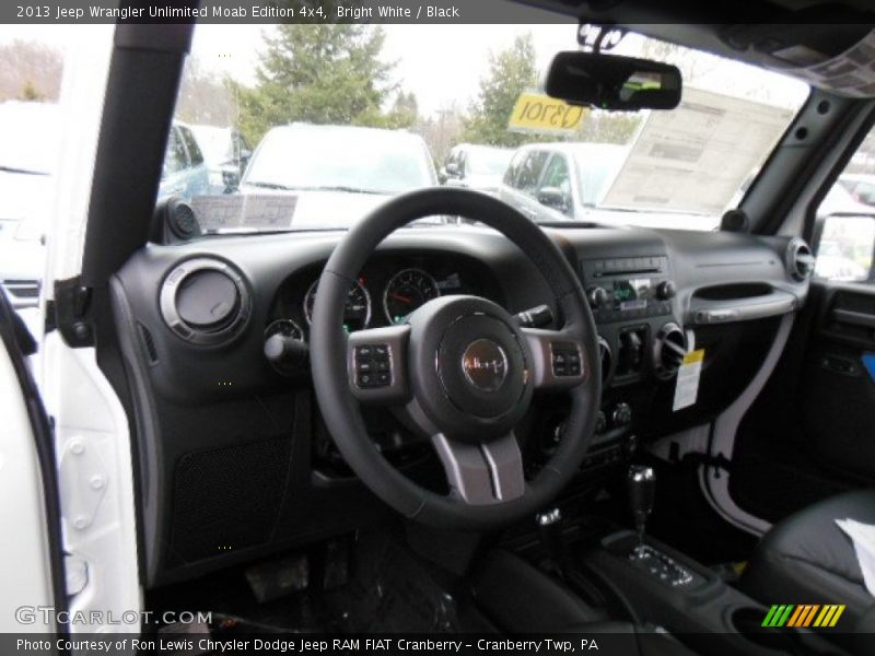 Bright White / Black 2013 Jeep Wrangler Unlimited Moab Edition 4x4