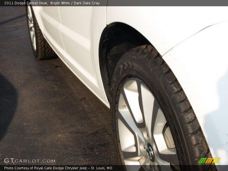 Bright White / Dark Slate Gray 2011 Dodge Caliber Heat