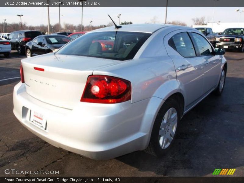 Bright Silver Metallic / Black 2012 Dodge Avenger SE