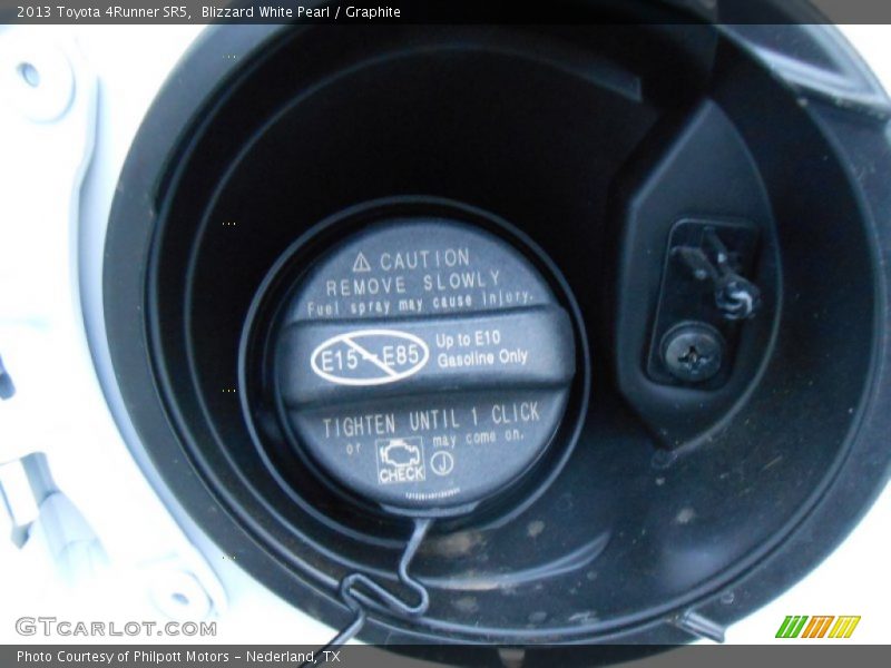 Blizzard White Pearl / Graphite 2013 Toyota 4Runner SR5