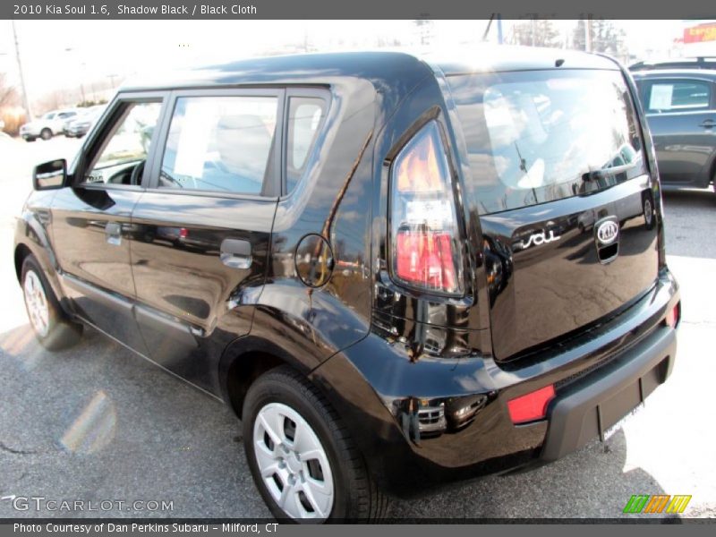 Shadow Black / Black Cloth 2010 Kia Soul 1.6