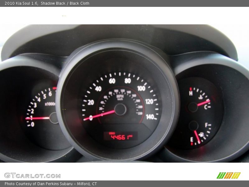 Shadow Black / Black Cloth 2010 Kia Soul 1.6