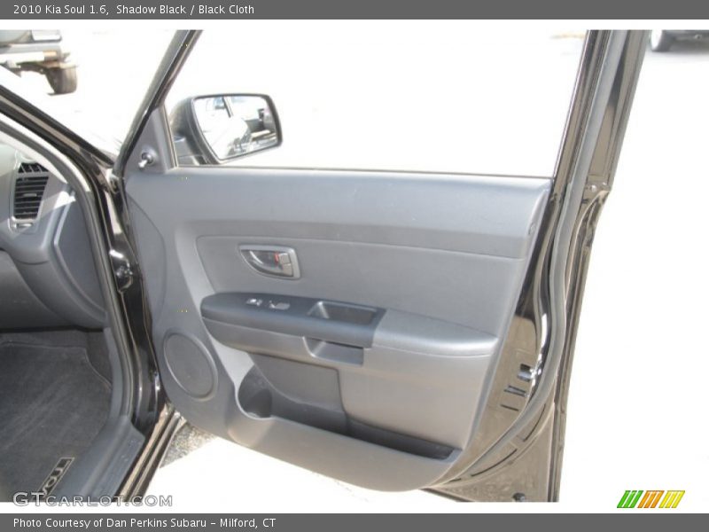 Shadow Black / Black Cloth 2010 Kia Soul 1.6