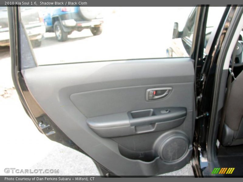 Shadow Black / Black Cloth 2010 Kia Soul 1.6