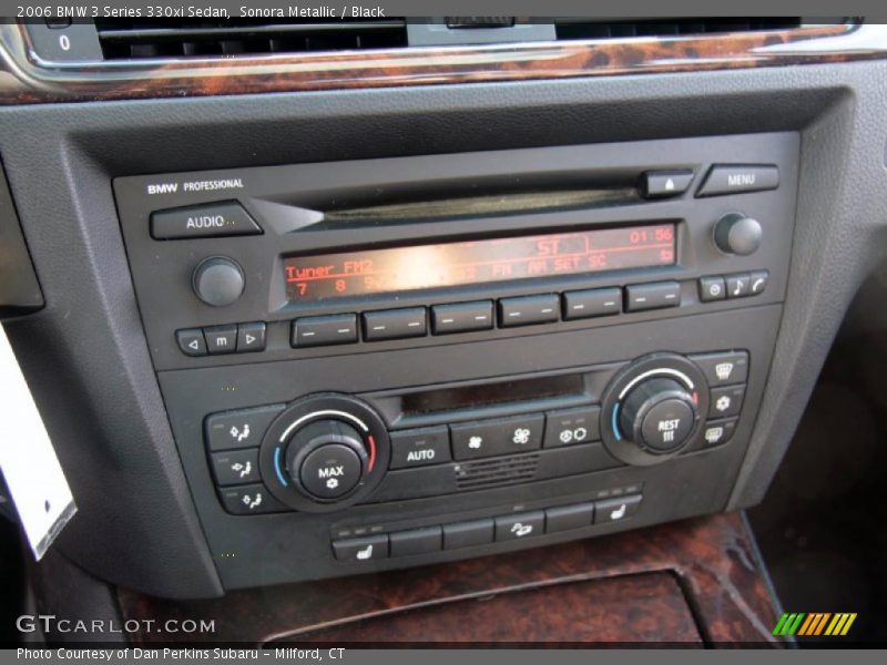 Controls of 2006 3 Series 330xi Sedan