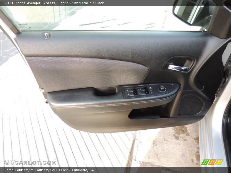 Bright Silver Metallic / Black 2011 Dodge Avenger Express