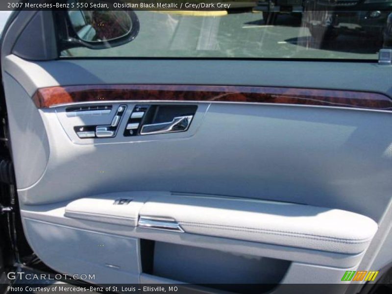 Obsidian Black Metallic / Grey/Dark Grey 2007 Mercedes-Benz S 550 Sedan
