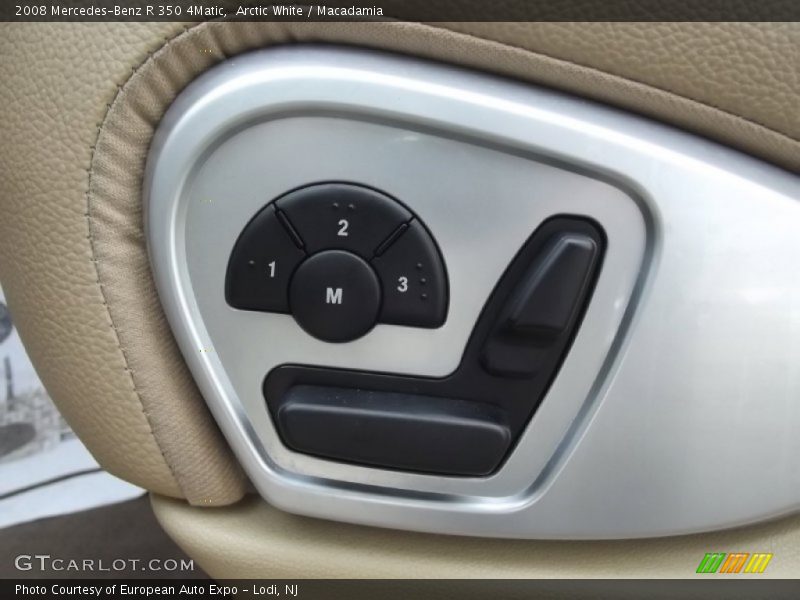 Controls of 2008 R 350 4Matic