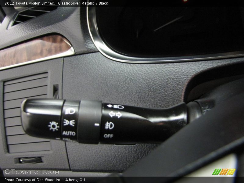 Classic Silver Metallic / Black 2012 Toyota Avalon Limited
