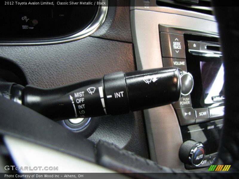 Classic Silver Metallic / Black 2012 Toyota Avalon Limited