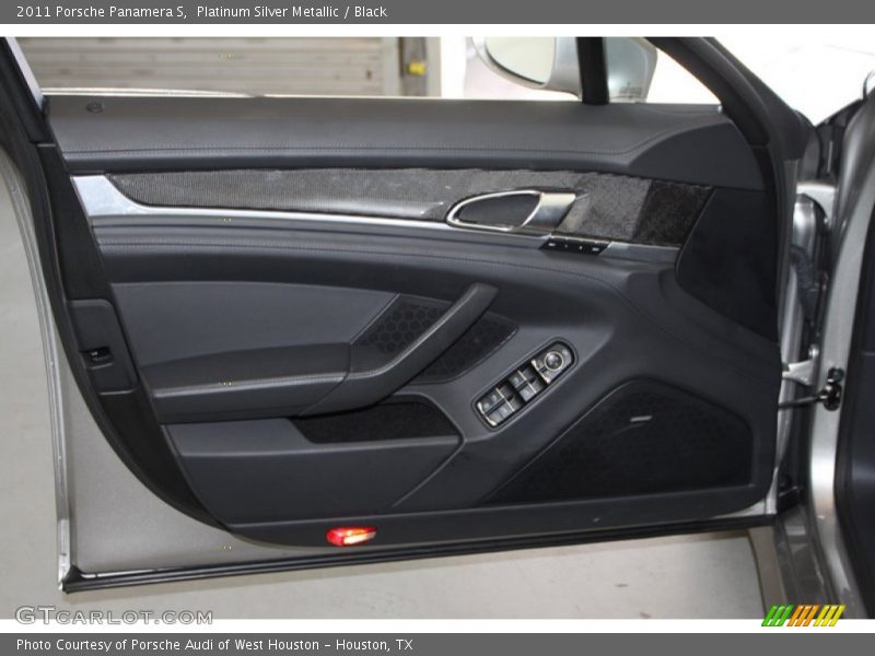 Door Panel of 2011 Panamera S