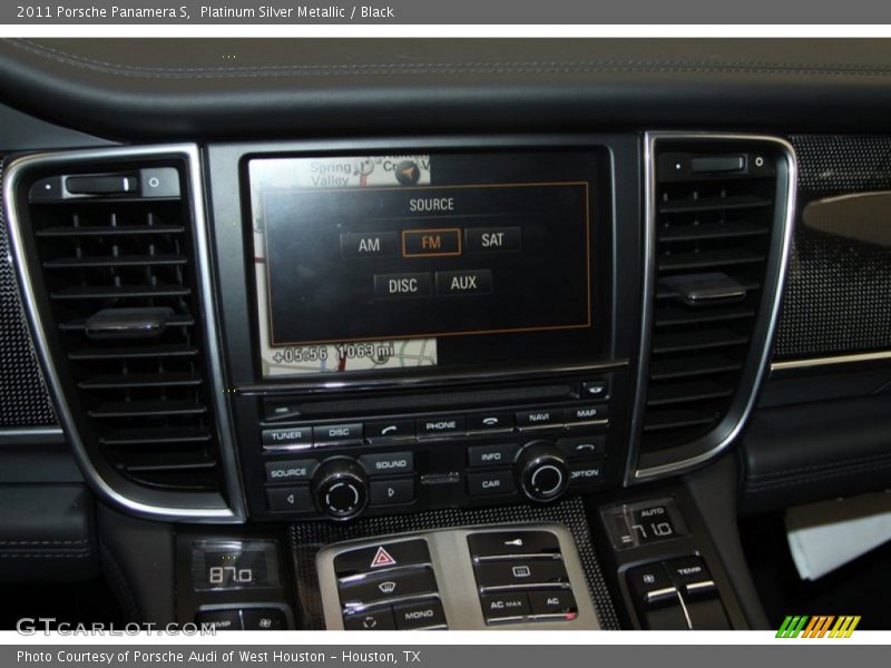 Controls of 2011 Panamera S