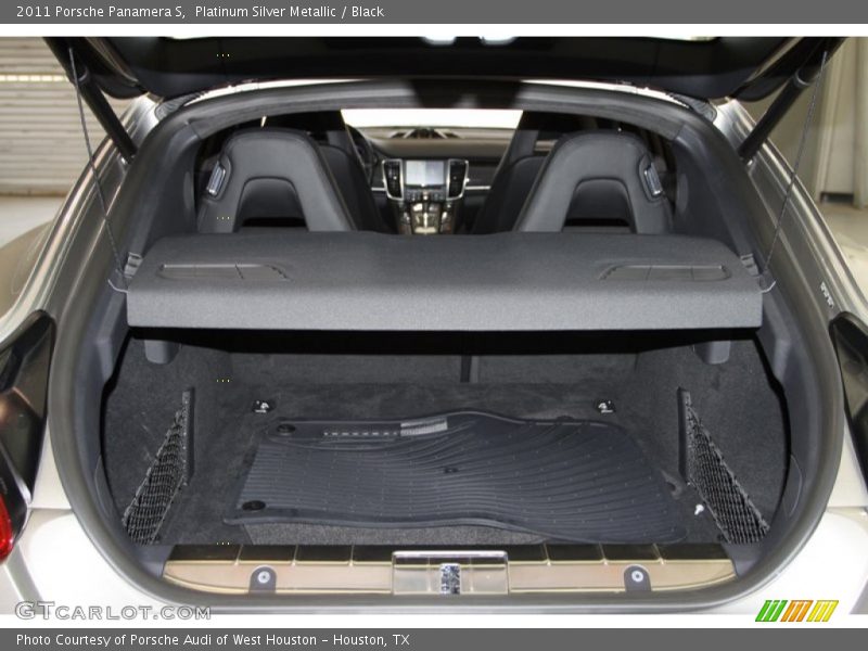  2011 Panamera S Trunk