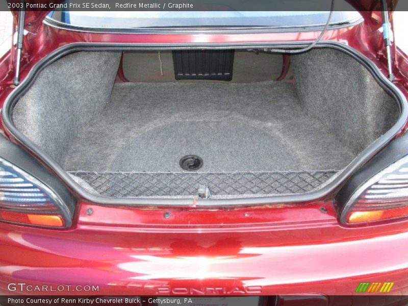  2003 Grand Prix SE Sedan Trunk