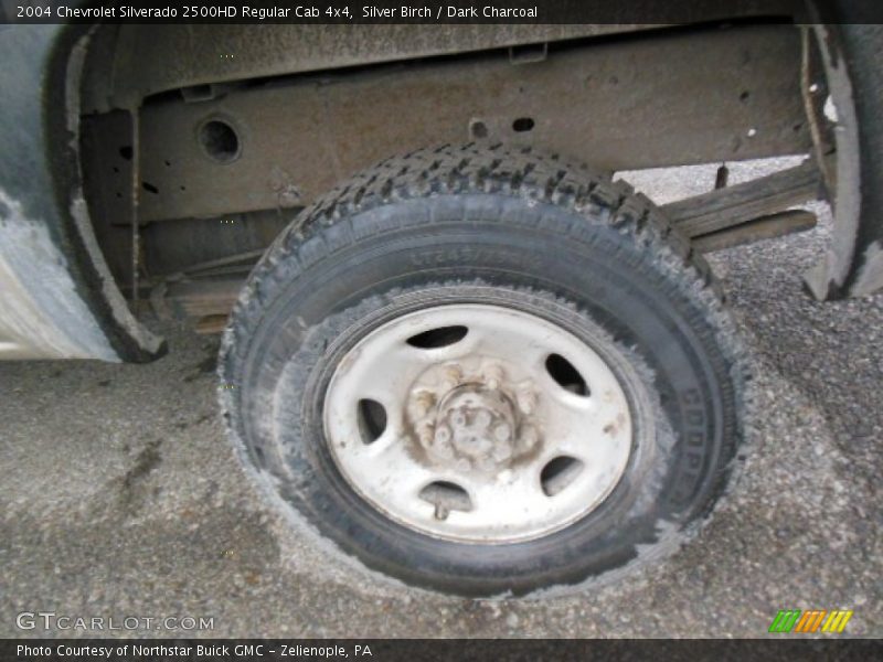 Silver Birch / Dark Charcoal 2004 Chevrolet Silverado 2500HD Regular Cab 4x4