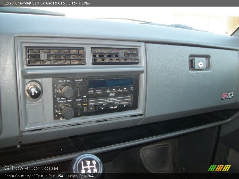 Black / Gray 1993 Chevrolet S10 Extended Cab