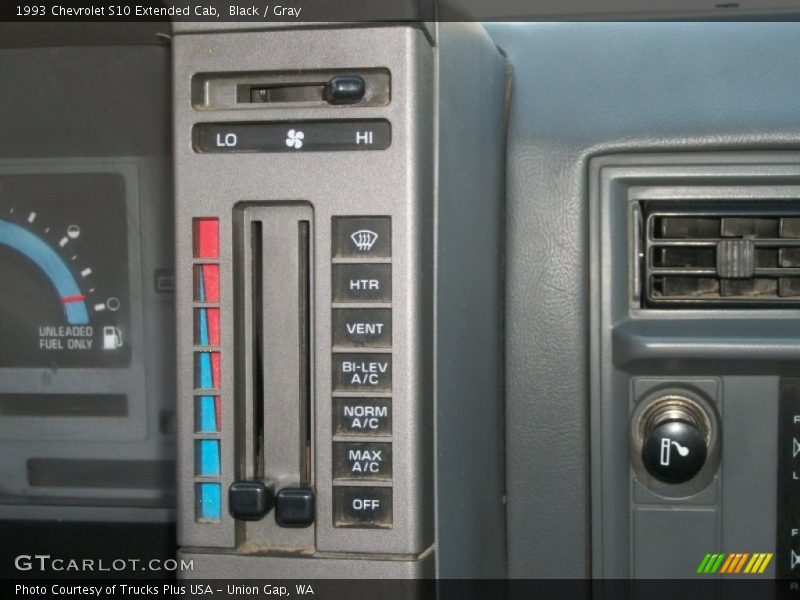 Black / Gray 1993 Chevrolet S10 Extended Cab