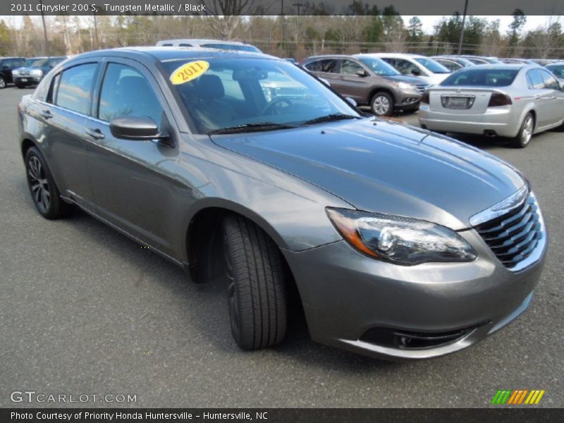 Tungsten Metallic / Black 2011 Chrysler 200 S