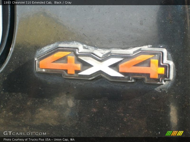 Black / Gray 1993 Chevrolet S10 Extended Cab