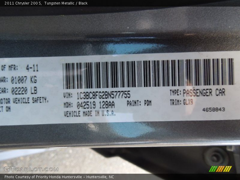 Tungsten Metallic / Black 2011 Chrysler 200 S