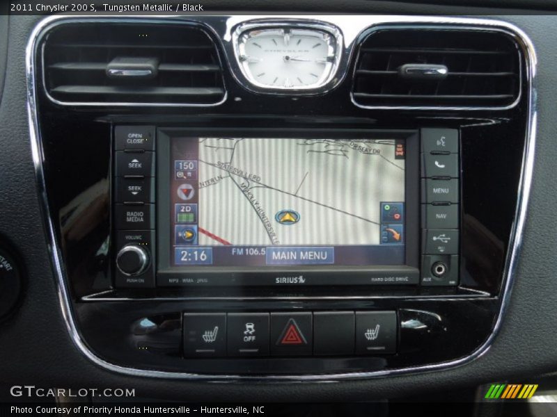 Navigation of 2011 200 S