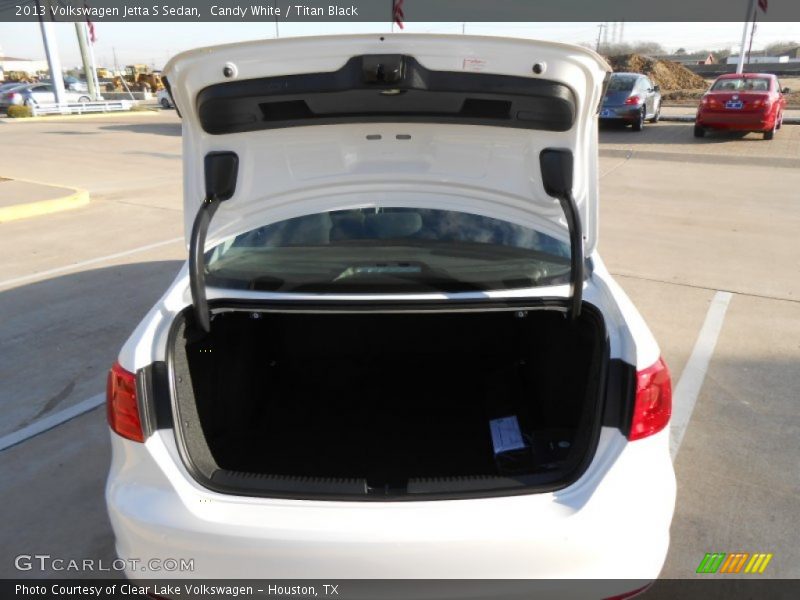 Candy White / Titan Black 2013 Volkswagen Jetta S Sedan
