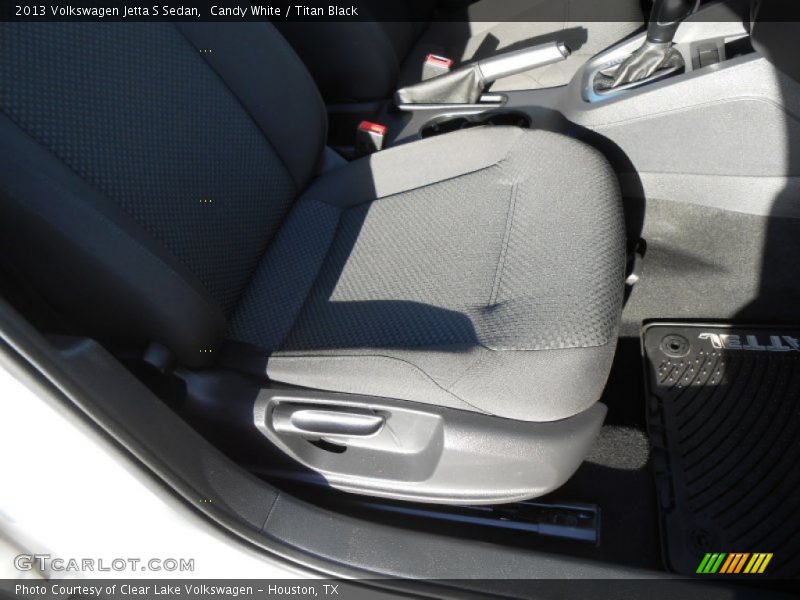 Candy White / Titan Black 2013 Volkswagen Jetta S Sedan