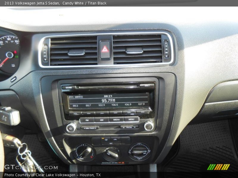 Candy White / Titan Black 2013 Volkswagen Jetta S Sedan