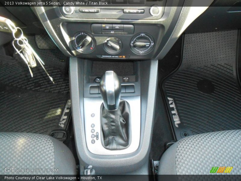 Candy White / Titan Black 2013 Volkswagen Jetta S Sedan