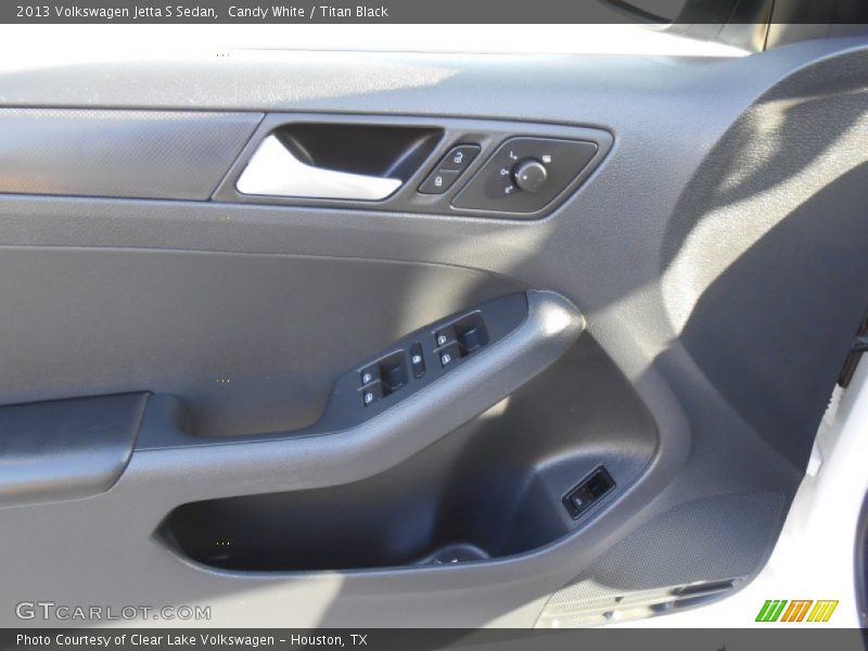 Candy White / Titan Black 2013 Volkswagen Jetta S Sedan