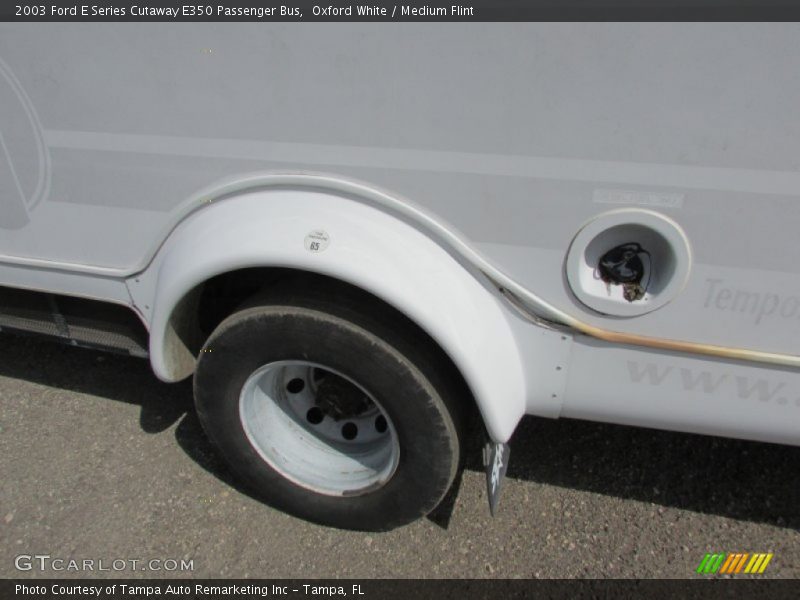 Oxford White / Medium Flint 2003 Ford E Series Cutaway E350 Passenger Bus