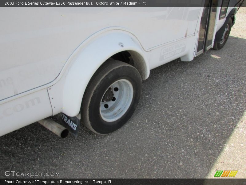 Oxford White / Medium Flint 2003 Ford E Series Cutaway E350 Passenger Bus