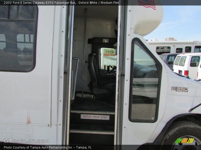 Oxford White / Medium Flint 2003 Ford E Series Cutaway E350 Passenger Bus