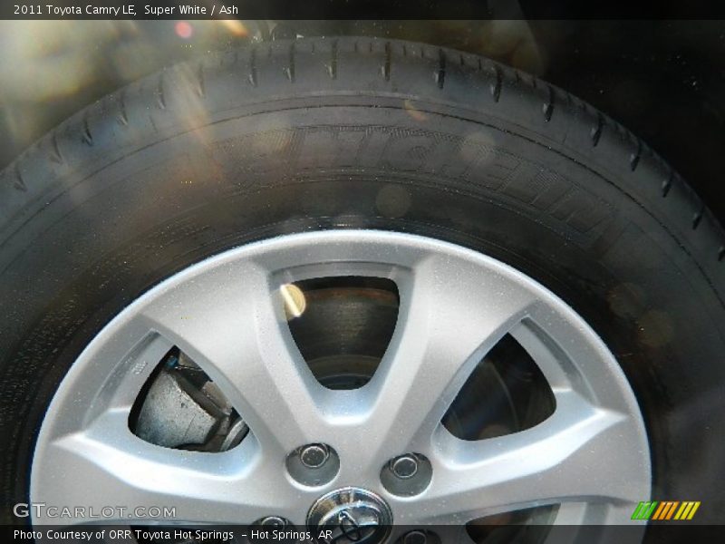 Super White / Ash 2011 Toyota Camry LE