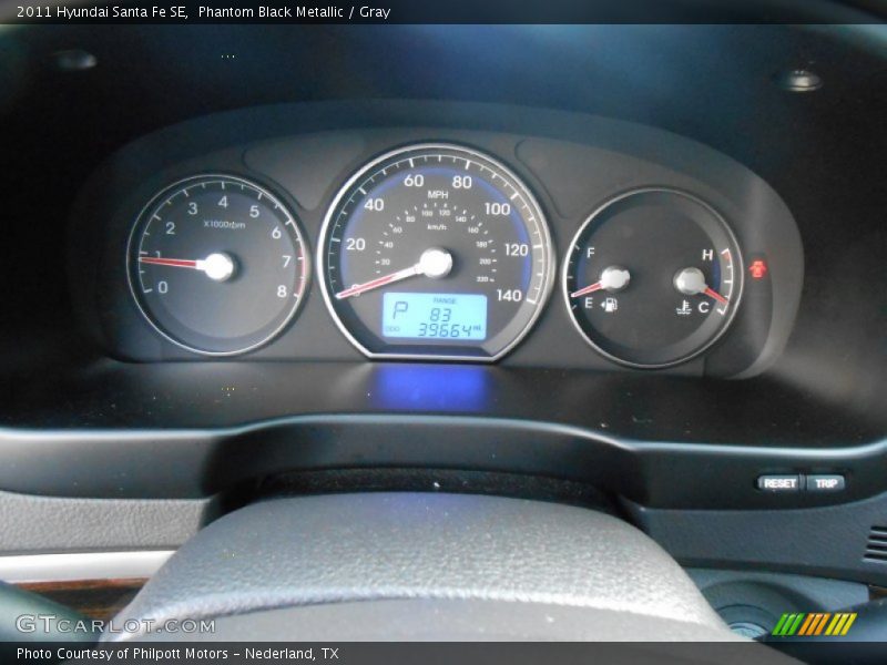 Phantom Black Metallic / Gray 2011 Hyundai Santa Fe SE