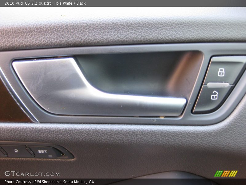 Ibis White / Black 2010 Audi Q5 3.2 quattro