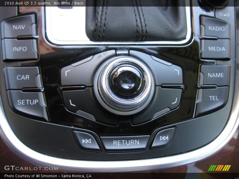 Ibis White / Black 2010 Audi Q5 3.2 quattro