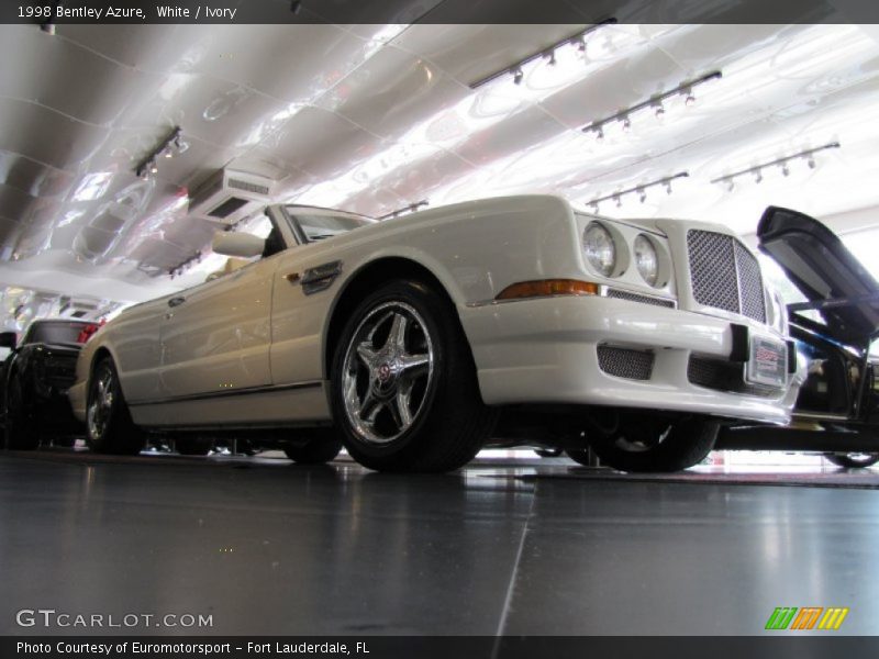 White / Ivory 1998 Bentley Azure