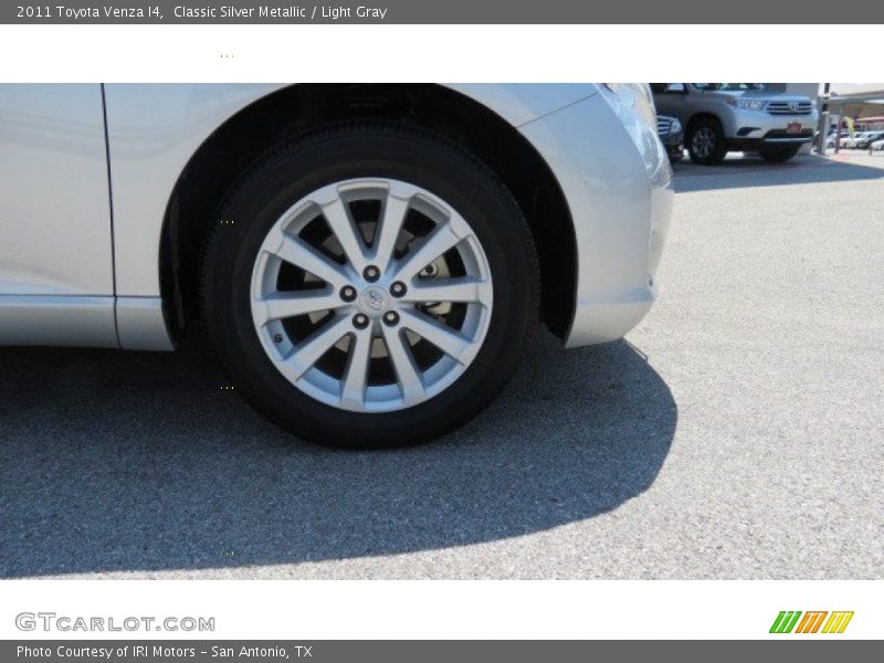 Classic Silver Metallic / Light Gray 2011 Toyota Venza I4