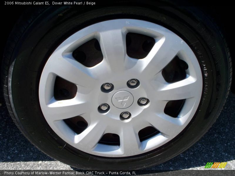 Dover White Pearl / Beige 2006 Mitsubishi Galant ES