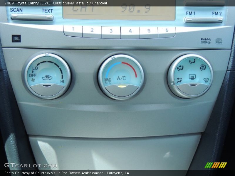 Controls of 2009 Camry SE V6