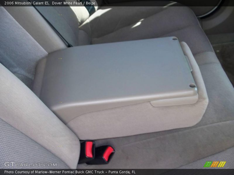 Dover White Pearl / Beige 2006 Mitsubishi Galant ES