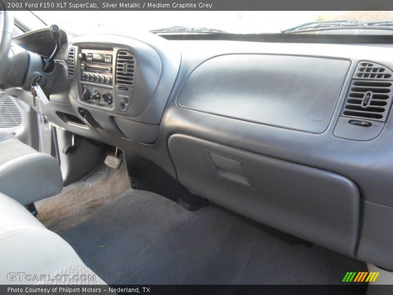 Silver Metallic / Medium Graphite Grey 2003 Ford F150 XLT SuperCab