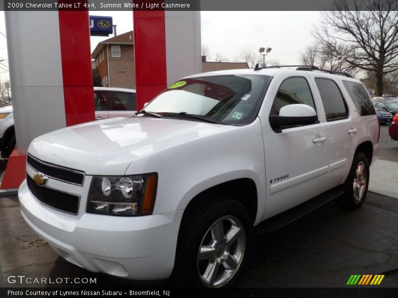 Front 3/4 View of 2009 Tahoe LT 4x4