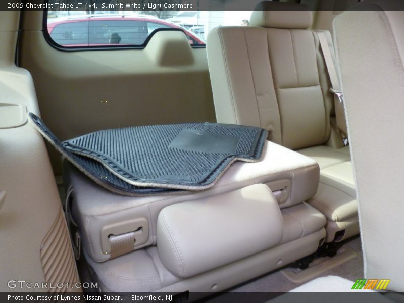 Summit White / Light Cashmere 2009 Chevrolet Tahoe LT 4x4