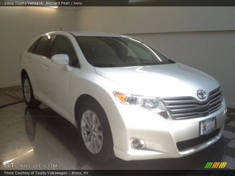 Blizzard Pearl / Ivory 2009 Toyota Venza I4