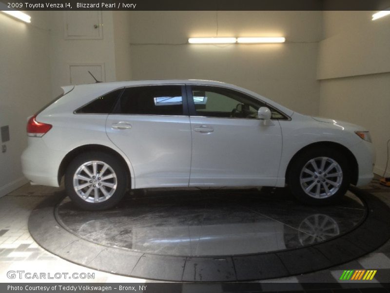 Blizzard Pearl / Ivory 2009 Toyota Venza I4