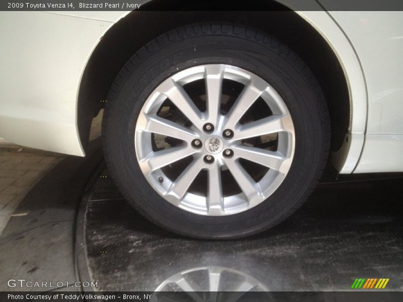 Blizzard Pearl / Ivory 2009 Toyota Venza I4